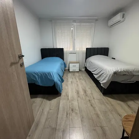Daire Skanderbeg Corner Flat